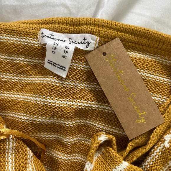 Never worn Mustard tank with white horizontal stripes - Picture 7 of 7